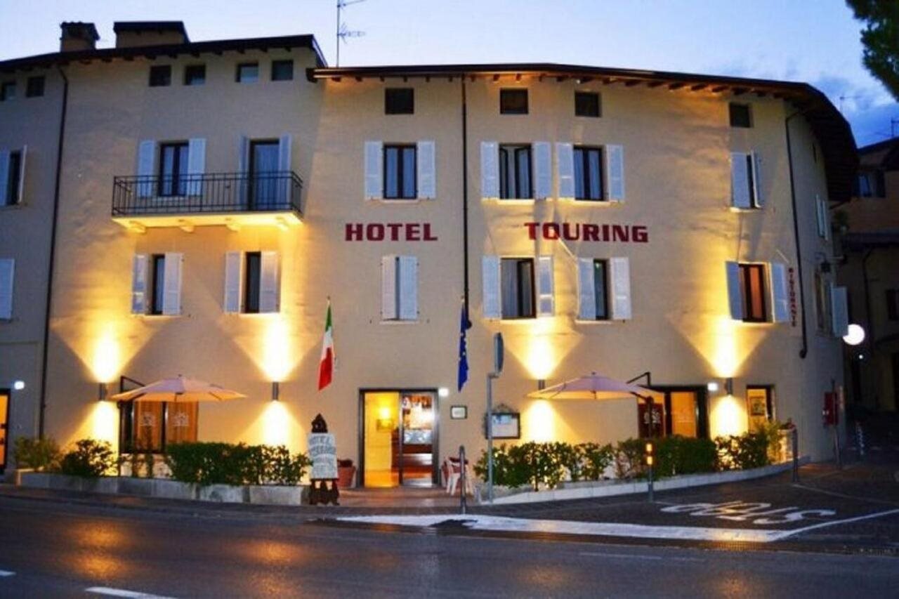 Hotel Touring Gardone Riviera.