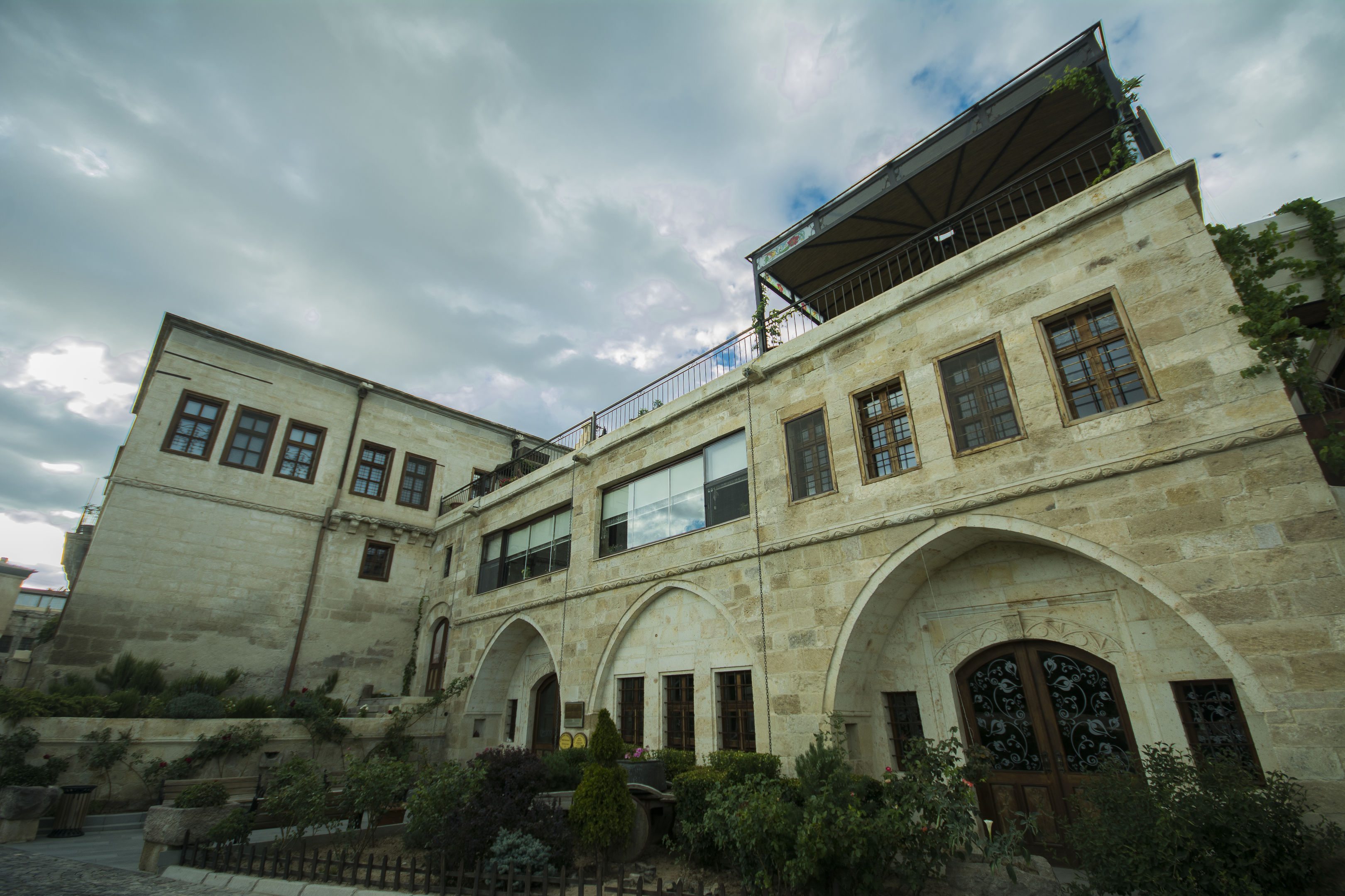 Fresco Cave Suites & Mansions.